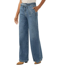 Charger l'image dans la galerie, HIGHLY DESIRABLE BELTED ULTRA WIDE LEG SILVER JEAN L28970ADM314