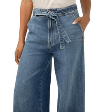 Charger l'image dans la galerie, HIGHLY DESIRABLE BELTED ULTRA WIDE LEG SILVER JEAN L28970ADM314