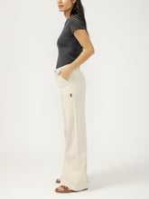 Charger l'image dans la galerie, PANTALON JAMBE LARGE LIGHT WEIGTH KNIT PANT SILVER JEANS L63902LWC679