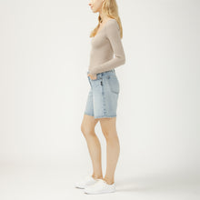 Charger l'image dans la galerie, LOOSE & LOW SHORT BERMUDA SILVER JEAN L52805HDR212