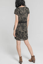 Charger l'image dans la galerie, ROBE IMPRIMÉ ENCOLURE CACHE-COEUR ELORA 19SONGE