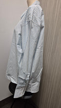 Charger l'image dans la galerie, BLOUSE OVERSIZE RAYURES VERTICALES COL CHEMISIER M/L FERMETURE BOUTONNIERE FRANSA FRZASHIRT SH 11 20617471
