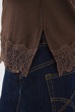 Charger l'image dans la galerie, HAUT CAMISOLE COL V BRETELLE LARGE CREAM CRALVAIA JERSEY LACE TOP 10615546 191016
