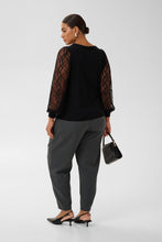 Charger l'image dans la galerie, HAUT COL V MANCHE DENTELLE TAILLE PLUS KAFFE CURVE KCLEONA LACE 10584591 100121
