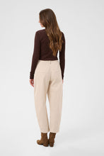 Charger l'image dans la galerie, PANTALON VELOURS CORDÉE JAMBE BARREL CREAM CRBALLIE BARREL PANT 10615711
