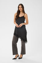 Charger l'image dans la galerie, HAUT CAMISOLE LONGUE COL V DENTELLE BRETELLE SPAGHETTI AJUSTABLE KAFFE KAMIALA STRAP TOP 10512587
