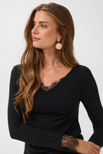 Charger l'image dans la galerie, HAUT MANCHE LONGUE COL V CREAM CRALVAIA JERSEY LACE TOP 10615771 100120

