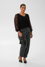 Charger l'image dans la galerie, HAUT COL V MANCHE DENTELLE TAILLE PLUS KAFFE CURVE KCLEONA LACE 10584591 100121
