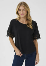 Charger l&#39;image dans la galerie, HAUT MANCHES COURTES AVEC DENTELLE CREAM CRLIVY T-SHIRT 10613702-100120

