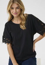 Charger l&#39;image dans la galerie, HAUT MANCHES COURTES AVEC DENTELLE CREAM CRLIVY T-SHIRT 10613702-100120
