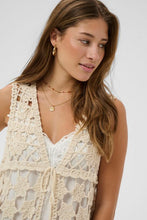 Charger l'image dans la galerie, VESTE EN CROCHET TRICOT SANS MANCHE CREAM CRLOTU VEST 10614909
