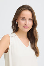 Charger l'image dans la galerie, HAUT CAMISOLE COL V BRETELLE LARGE DENTELLE B.YOUNG BYPANDINNA LACE TOP 20819040

