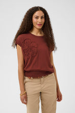 Charger l'image dans la galerie, TRICOT DEBARDEUR COL ROND MANCHE TOMBANTE FLEUR APPLIQUÉE CREAM CRDELA KNIT SLIPOVER W DECO 10615143 181323

