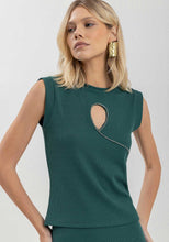 Charger l&#39;image dans la galerie, HAUT CAMISOLE BRETELLE LARGE TROU AU BUSTE LEZ A LEZ 7118E
