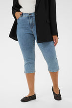 Charger l'image dans la galerie, PANTALON CAPRI DE JEAN TAILLE PLUS KAFFE CURVE KCVILANA CAPRI JEANS 10584087
