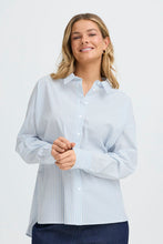 Charger l'image dans la galerie, BLOUSE OVERSIZE RAYURES VERTICALES COL CHEMISIER M/L FERMETURE BOUTONNIERE FRANSA FRZASHIRT SH 11 20617471
