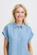 Charger l'image dans la galerie, BLOUSE CHEMISIER TENCEL COULEUR DENIM MANCHE COURTE B.YOUNG BYKOSMO SHIRT 3 20818796
