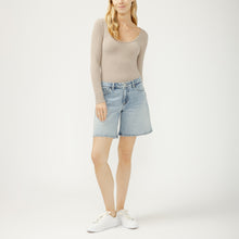 Charger l'image dans la galerie, LOOSE &amp; LOW SHORT BERMUDA SILVER JEAN L52805HDR212
