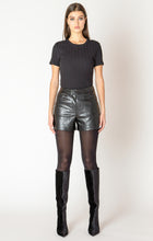 Charger l&#39;image dans la galerie, SHORT FAUX-CUIR CHIC BLACK TAPE 2622213T
